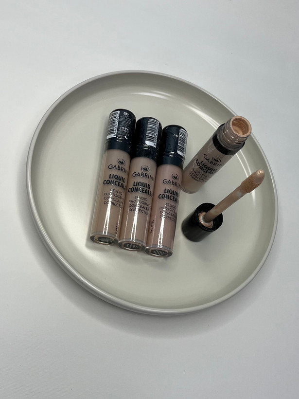 کانسیلر مایع گابرینی اصل برای پوشاندن لک ها و تیرگی های صورت در شیمون