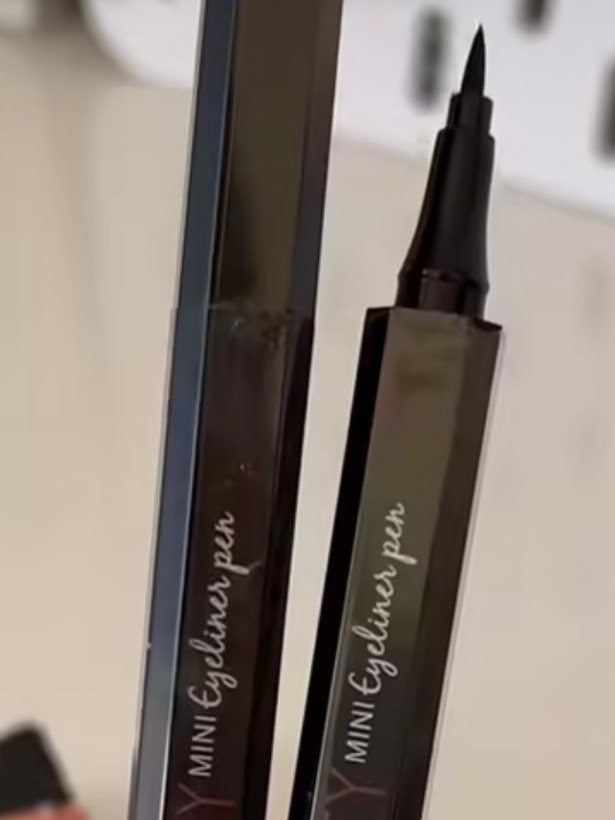 خط چشم ماژیکی هدابیوتی با رنگ مشکی مات و ضد آب برای آرایش چشم در شیمون